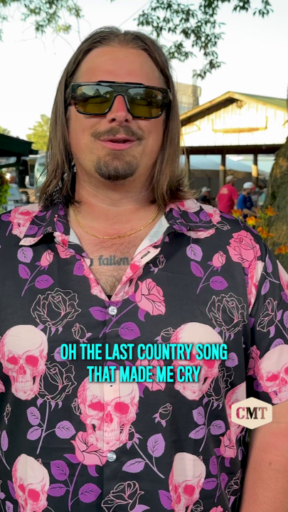 Country songs just hit different 😭