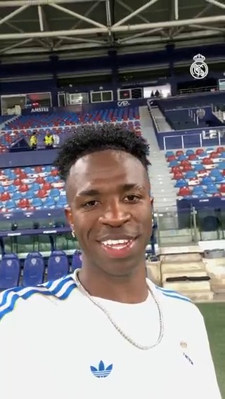 🤳 @ViniJr: "Hola Madridistas, good evening. Many thanks for the warmth as always, today's victory was very important to continue gaining confidence. And on Saturday there's a derby. Hala Madrid!"