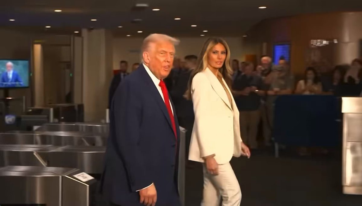 When the escalator came to a sudden halt, Secret Service just looked around hoping someone would fix the problem. That wasn’t supposed to happen and it turned Trump into a stationary target. Why did they not cover and evacuate him immediately?