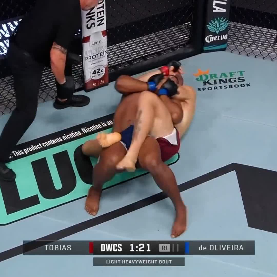 Dominant from the start 👊 Rafael Tobias gets the submission victory in round one! #DWCS