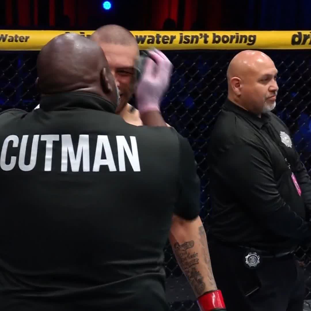 🚨 RESULTADO 🚨 🇧🇷 Rafael "Bipolar" Tobias, ex-LFA, derrotou 🇧🇷 Jair "Mamute" de Oliveira, multicampeão no MMA nortista, via finalização no 1° round pelo DWCS. Aos 22 anos, o meio-pesado mineiro foi a 14-1 no MMA e provavelmente assinará com o UFC. #DWCS