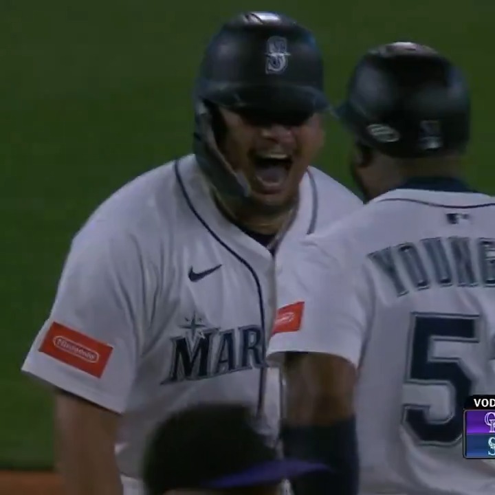 JOSH NAYLOR CLEARS THE BASES! THE @MARINERS LEAD IN THE 8TH!
