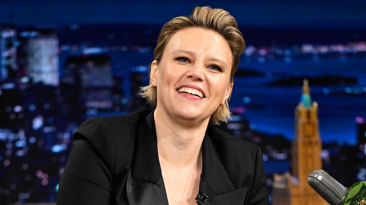 Kate McKinnon is in her gardening era! #FallonTonight