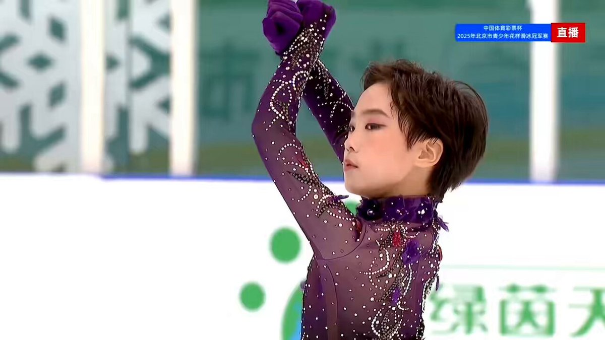 GOAT’s influence✨ 2025 Beijing Figure Skating Champs (Junior Boys Gr.4), a young skater wore an Origin-inspired costume💜🦋 Yuzu’s iconic aesthetics keep inspiring new generations—showing that beauty takes many forms &amp; giving skaters the courage to break stereotypes~ #羽生結弦