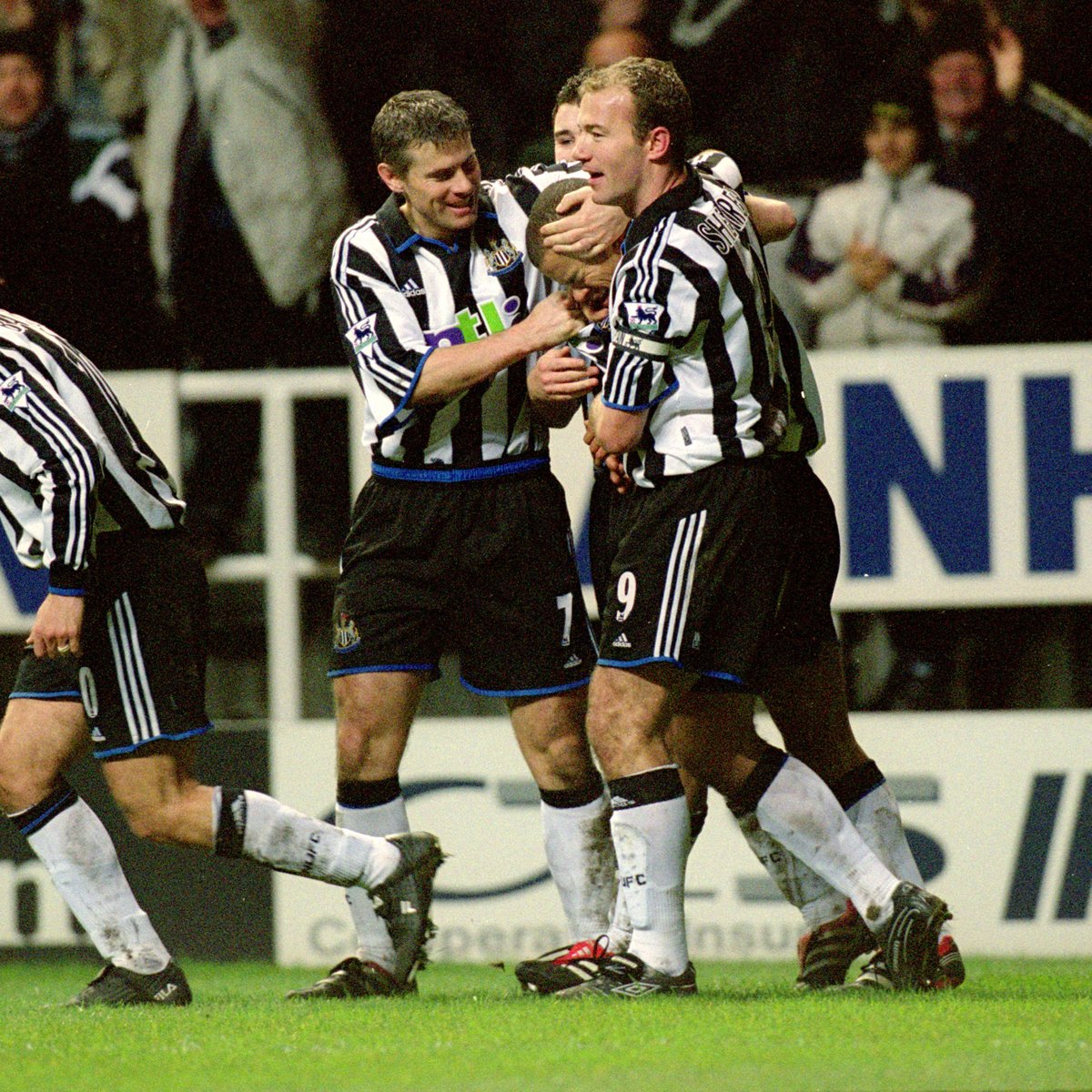⚽️ Gary Speed ⚽️ Alan Shearer A 2-0 win over the Bantams back in 2000 ⏪