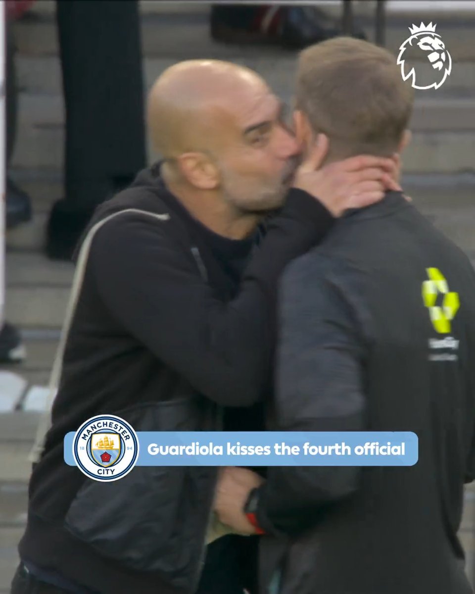 How many of these moments did you notice? 😅