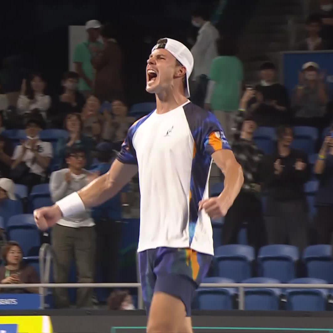 Tokyo debut is a big W 😤 Fucsovics upsets Tiafoe 3-6 6-1 7-5 for his first Top 30 win since April! #kinoshitajotennis