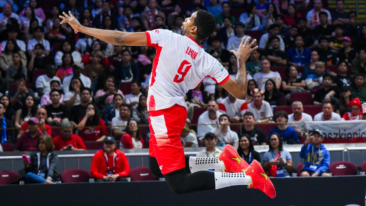 #Philippines2025: 🇵🇱 POLAND TO THE SEMIS! 🔥 Team Poland swept 🇹🇷 Türkiye 3-0 to advance to the #MWCH semifinals, led by Wilfredo Leon with 13 points. 💥🏐 It’s the 8th time Poland reach the Top 4, their 4th in a row! 👀✨ 🗒 Full schedule: 📺 Watch the replay on VBTV: 🛍 Grab your World Champs Merch: 🏐 #Volleyball #ElectrifyingPhilippines