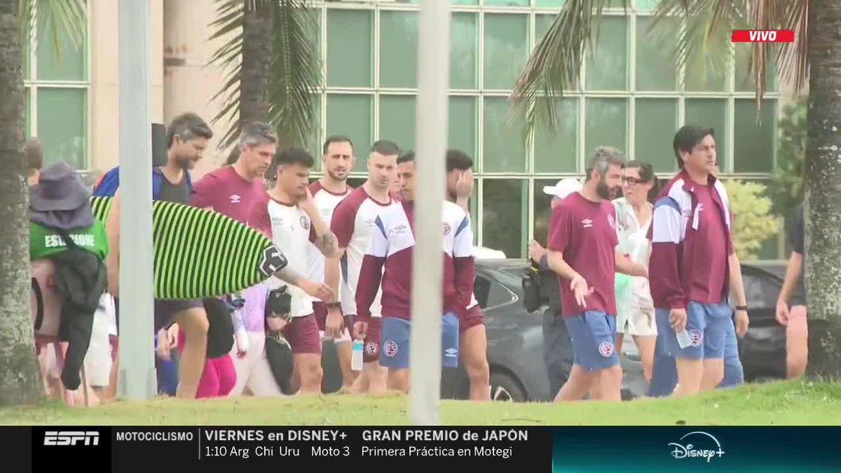 LANÚS, EN SEMIFINALES DE #SUDAMERICANA Y... ¡LA PLAYA! Merecido descanso para el plantel del Granate tras eliminar a Fluminense en Río de Janeiro. 📺 #SportsCenter | #DisneyPlus Plan Premium