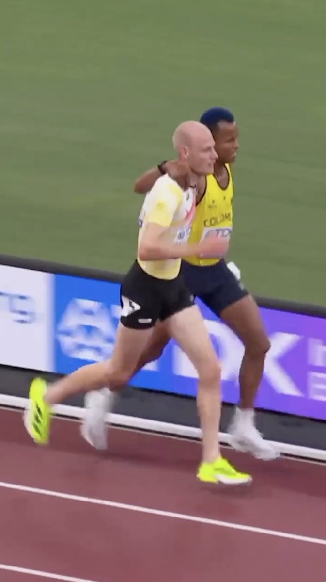 One of the best moments from Worlds had nothing to do with medals. ❤️ #WorldAthleticsChamps