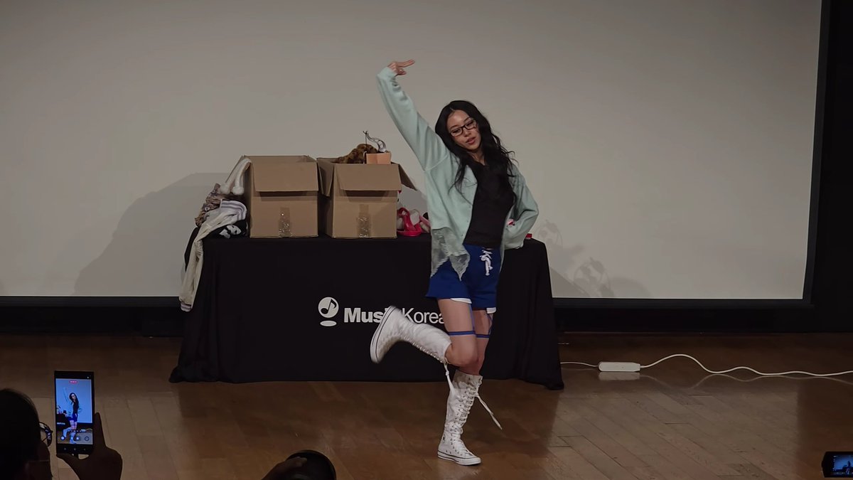 CHAEYOUNG AT HER SOLO FANSIGN EVENT TODAY