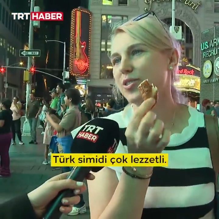 💥 AKP'nin Amerika'da dağıttığı simitlerin boyutu ve kalitesi dikkat çekti.