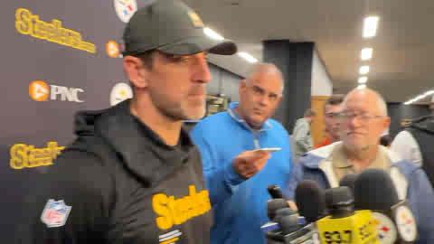 Aaron Rodgers w #Steelers head coach Mike Tomlin joining reporters ‘Guinness on tap is my favorite beer in the world’ Guinness Ireland