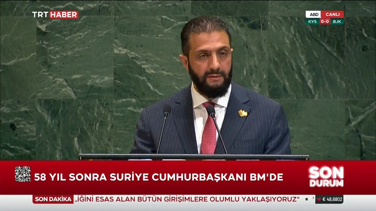 Suriye Cumhurbaşkanı Ahmed Şara, BM kürsüsünden Türkiye'ye teşekkür etti. 📌"Bugün barış ve kalkınma yolunda Suriye halkı olarak Türkiye, Katar ve Mısır'a teşekkür ediyorum."
