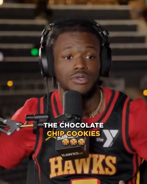 DC went straight to the source to find the best chocolate chip cookies inside State Farm Arena 😂🍪