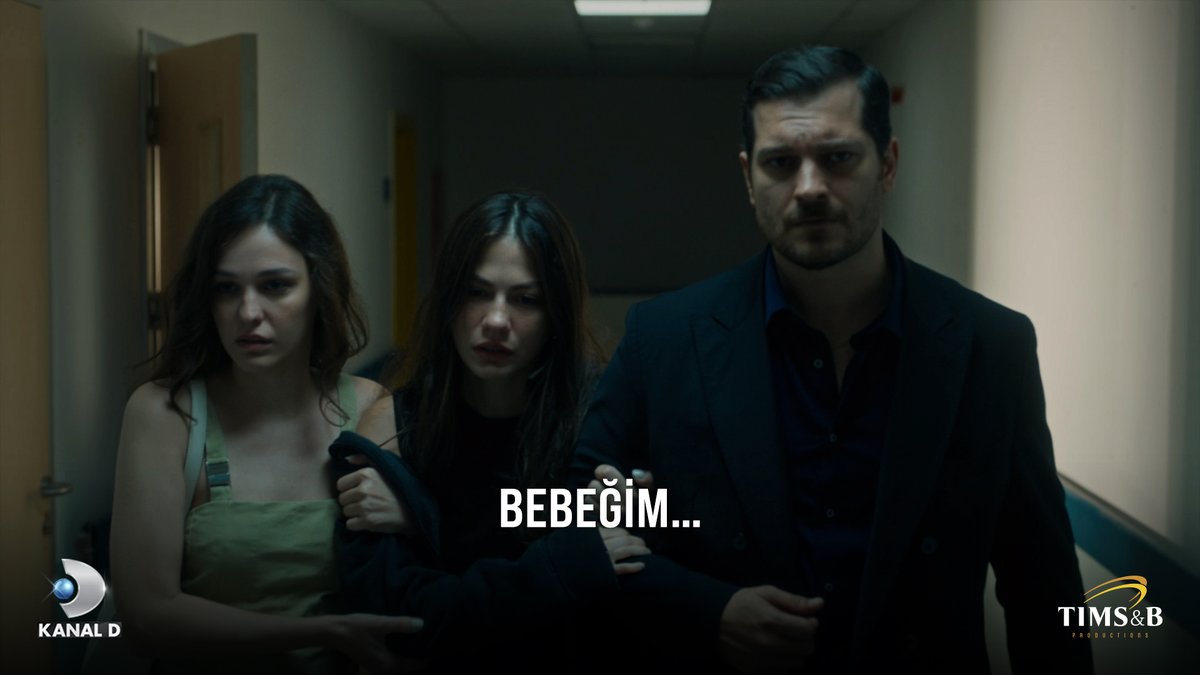 “Ne oldu sana böyle?” Nisan’ın, Afra’ya son sarılışı… 😢 #EşrefRüya yeni bölümüyle #KanalD’de. @kanald @timsandb