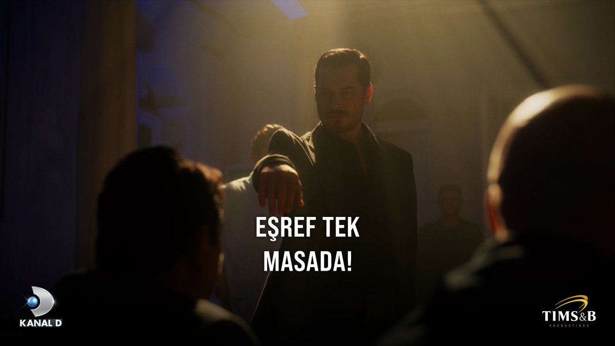 “Bundan sonra kelleleriniz benim!” 🔥 #EşrefRüya yeni bölümüyle #KanalD’de. Kanal D @timsandb