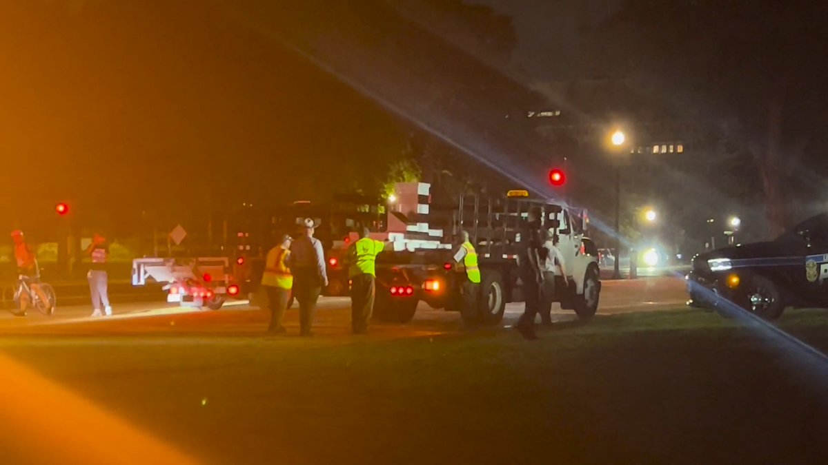 US Park police removed the Trump-Epstein statue this morning at 5am. The statue was permitted to remain until the 28th at 8pm, however the National Park Service decided it was not "in compliance with the permit."