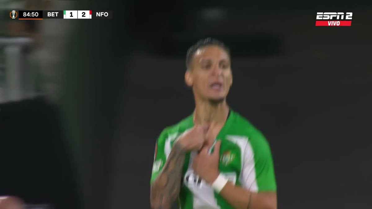 "Antony" Porque convirtió este gol para el empate del Betis por 2-2 ante Nottingham Forest por la UEFA Europa League. Todo jugador que se va del Manchester United hace goles, siempre aparece el brazuca hijo de re mil puta.