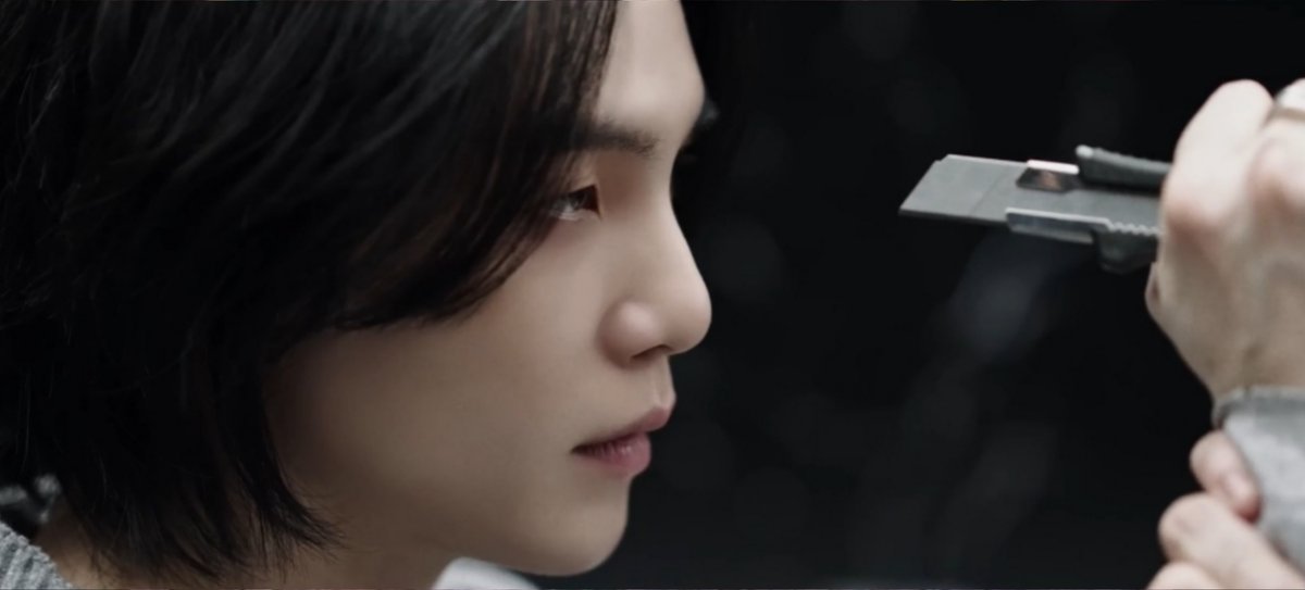 "Aceitar minhas cicatrizes foi o primeiro passo para amar a mim mesmo." - Min Yoongi AMYGDALA.