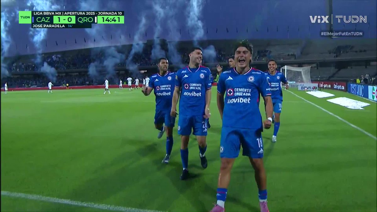 🔥 ¡GOOOOLAZO! Paradela se luce y abre el marcador para Cruz Azul ante Querétaro 💙⚽ #LigaMX
