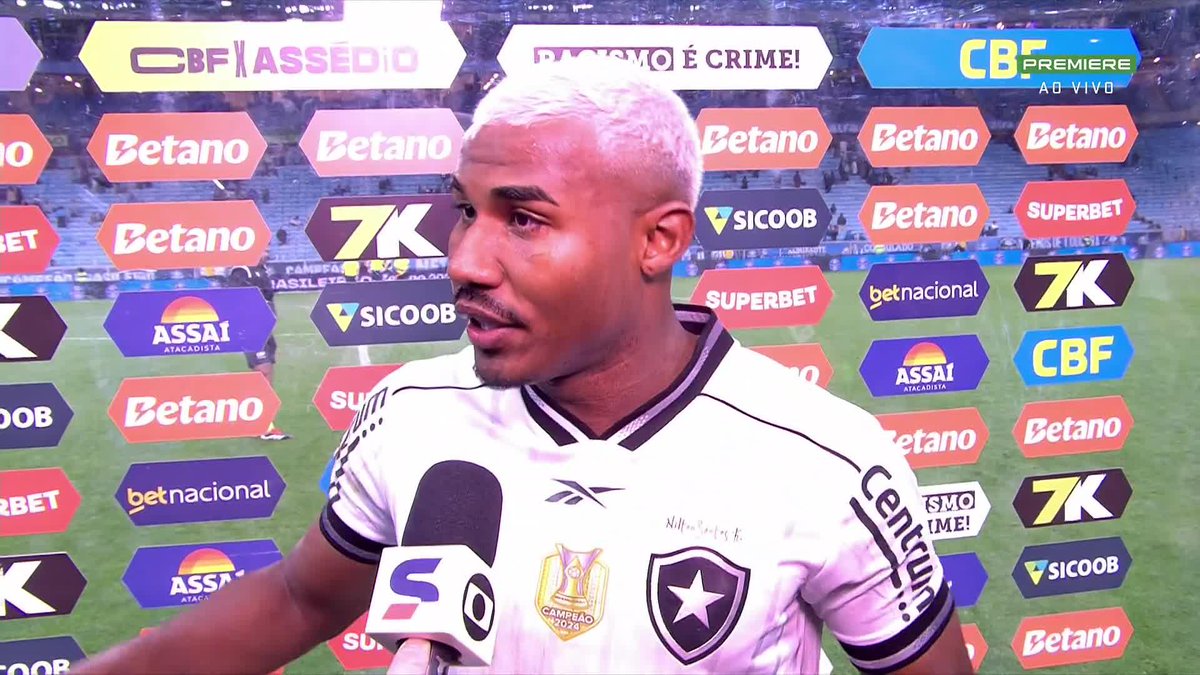 “Deveríamos ter saído com os 3 pontos. Não gosto de falar de arbitragem, mas prejudicou a gente hoje. Não foi falta, depois marcaram pênalti. Mas não temos que reclamar da arbitragem.” 🎙️ Cuiabano, após Grêmio 1x1 Botafogo. 🎥 Premiere | ge