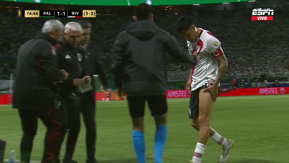 Impresionante el corte en la pierna de Enzo Pérez Habrá sido el sintético?