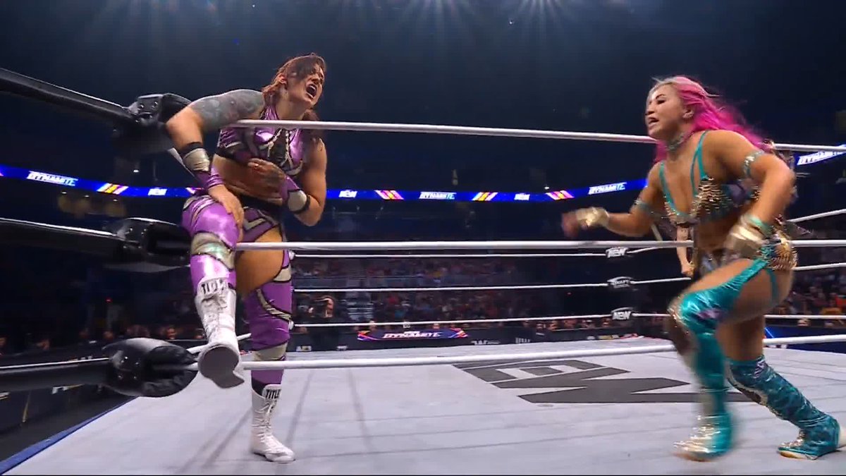 .Mina Shirakawa♡白川未奈 drives the knees of @CallMeKrisStat into the floor at ringside! Watch #AEWDynamite LIVE on TBS &amp; HBO Max