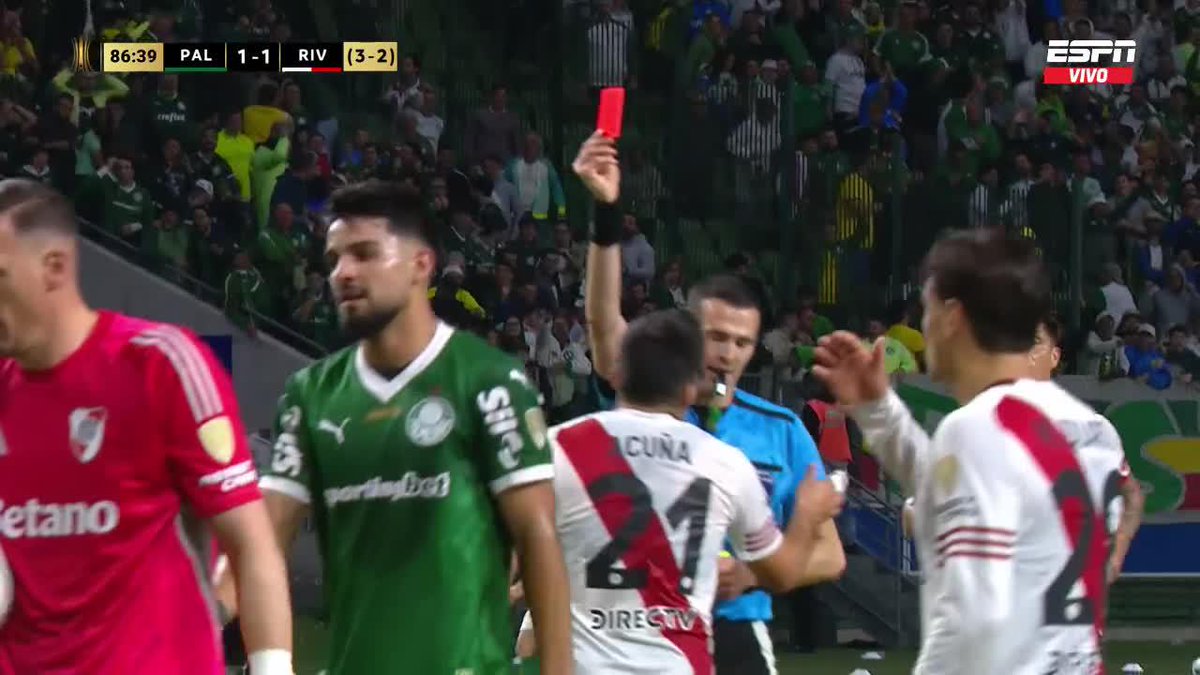 ¡PENAL PARA PALMEIRAS Y EXPULSADO HUEVO ACUÑA! 📺 Mirá TODA la CONMEBOL #Libertadores por #DisneyPlus Plan Premium 👀 Disfrutá de la experiencia #Multicam