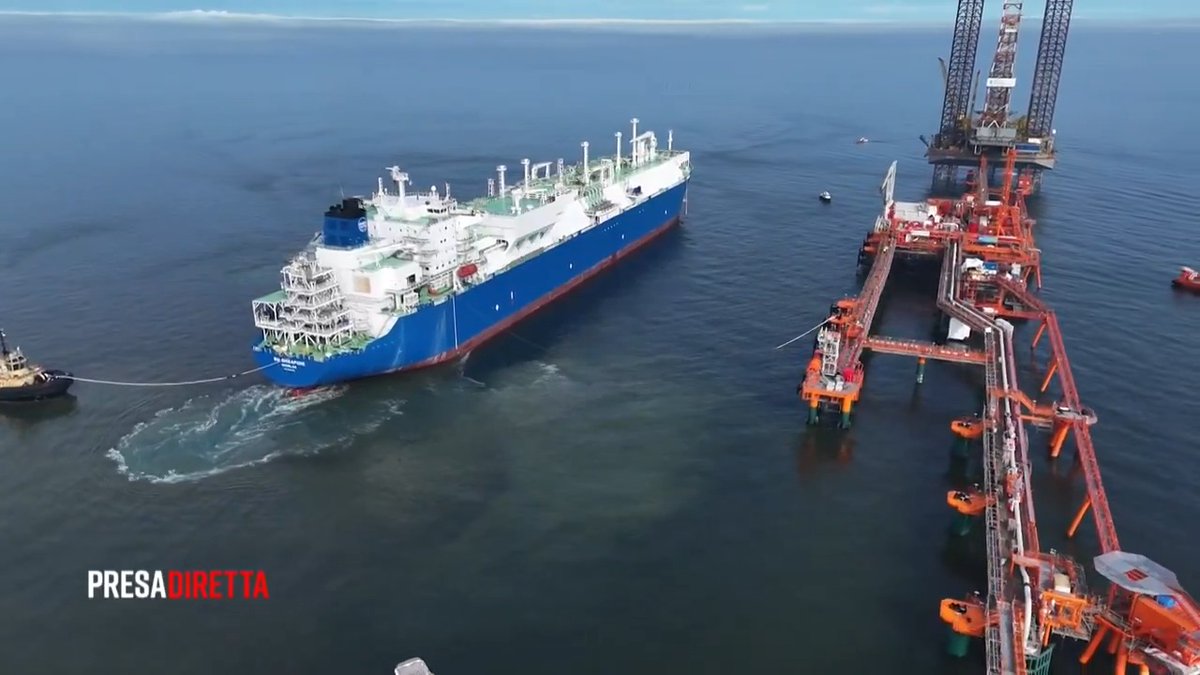 🔴 Il 14 luglio la metaniera LNG Geneva ha trasferito gas alla rigassificatrice di Ravenna. La nave arrivava dalla Spagna ma ha spento il segnale vicino alla Russia per riaccenderlo giorni dopo: tutto fa pensare a un rifornimento di gas russo. 📌#PresaDiretta domenica 20:30 #Rai3