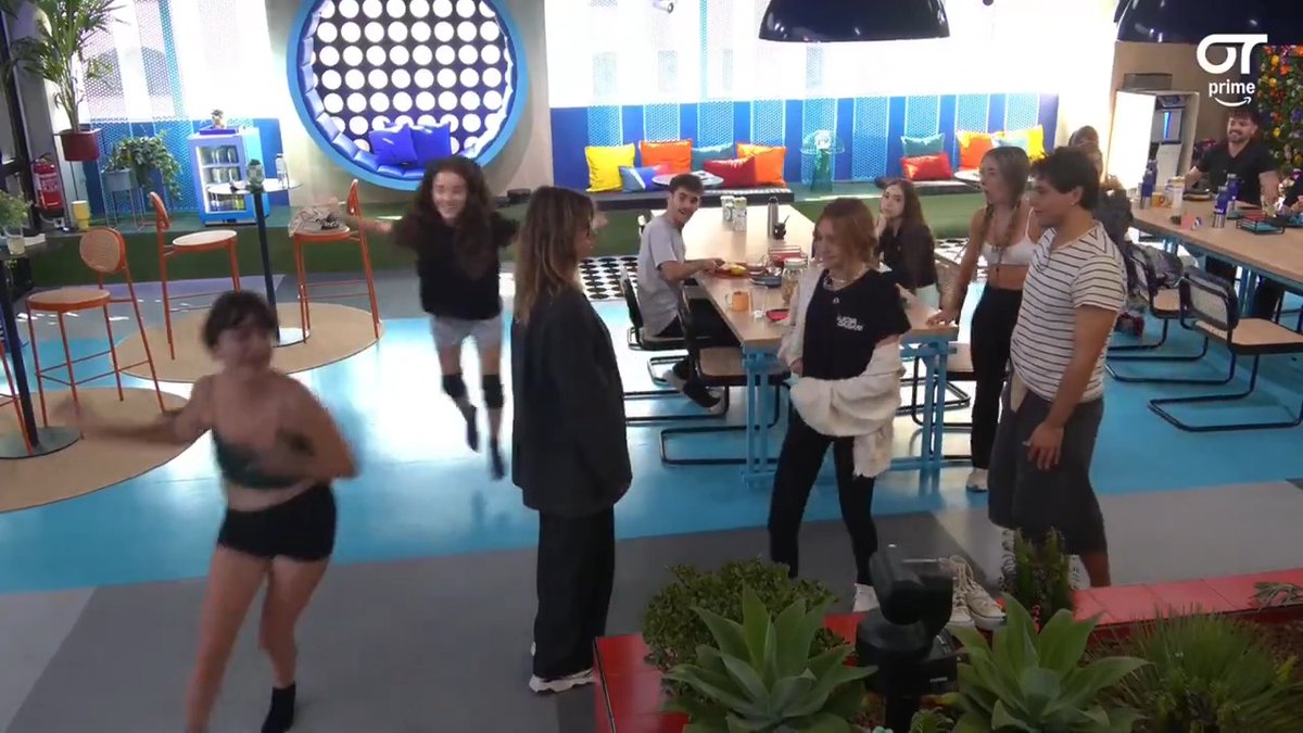 ⏰ En breve entra a la Academia Víctor Elías y no les ha podido hacer más ilusión 🤩 #OTDirecto25S 🔴 Síguelo en DIRECTO 👉🏻 🎹🎶