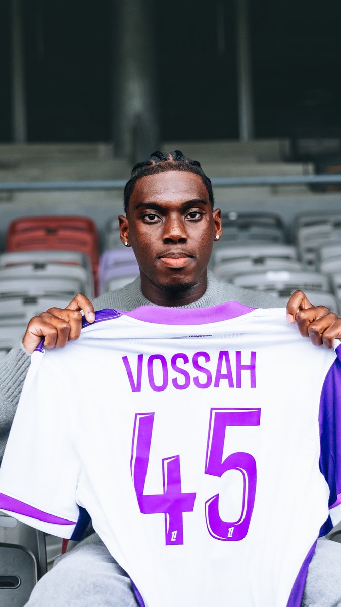 "Ici, c'est comme une famille" ๐ Rรฉvรฉlation toulousaine de l'รฉtรฉ avec quatre apparitions en Ligue 1 McDonald's et un but face au PSG qui a fait de lui le plus jeune buteur du club dans l'รฉlite, Alexis Vossah vient de signer son #PremierContratPro โ๏ธ Bravo ร notre Pitchoun ๐ผ