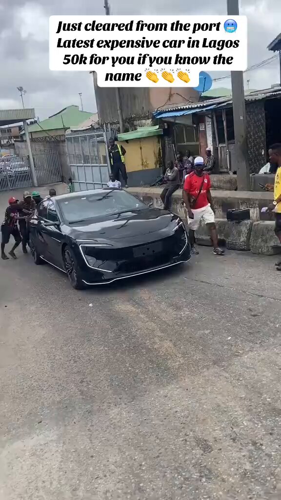 Na everyday person dey see new cars for Lagos. What is the name of this one again? 👀🤔
