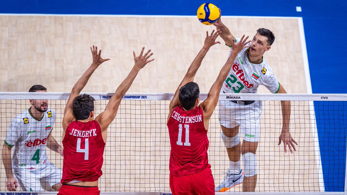#Philippines2025: 🇧🇬 BULGARIA TO THE SEMIS! 🔥 What a night in Pasay City! In front of 10,474 fans, Bulgaria pulled off a crazy comeback after trailing 0-2 to defeat 🇺🇸 USA 3-2 in almost 2h30 of pure drama! 👀💥 Alex Nikolov was unstoppable with 29 points, leading the way alongside his brother, setter Moni. 🏐✨ This is Bulgaria’s 7th appearance in the #MWCH Top 4 and their first since 2006! 🚀 🗒 Full schedule: 📺 Watch the replay on VBTV: 🛍 Grab your World Champs Merch: 🏐 #Volleyball #ElectrifyingPhilippines