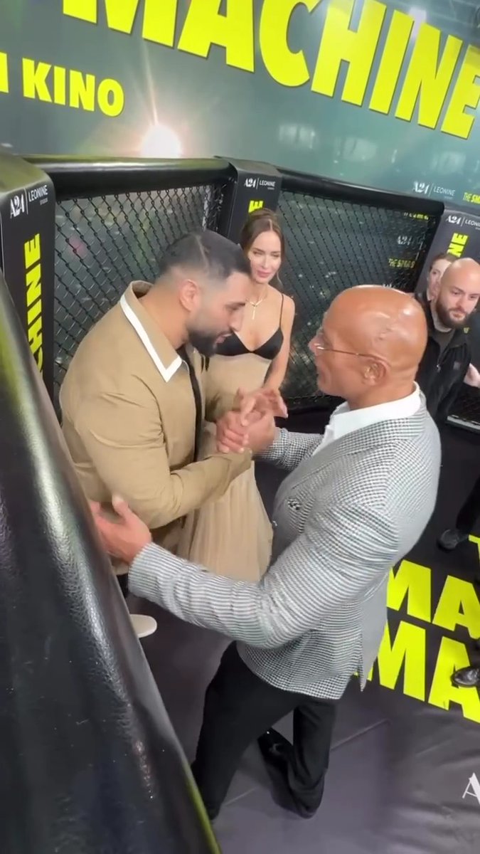 Agit Kabayel meeting actor and WWE legend Dwayne ‘The Rock’ Johnson and Hollywood star Emily Blunt at a special screening for The Smashing Machine 🎬