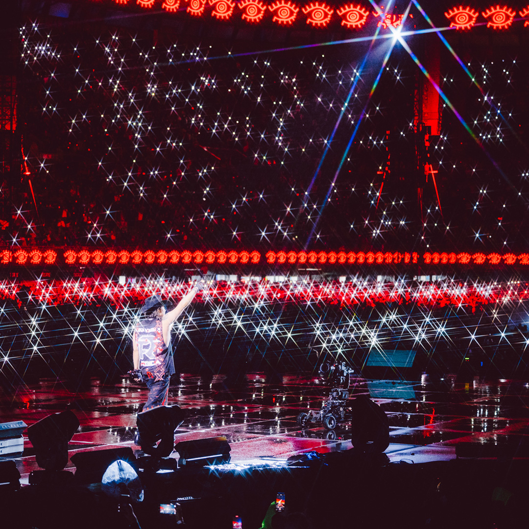 Los fans pueden ver la presentación de #AppleMusicLive de Fuerza Regida en cualquier momento, sólo en Apple Music. Fans can watch Fuerza Regida’s #AppleMusicLive performance anytime, only on Apple Music.