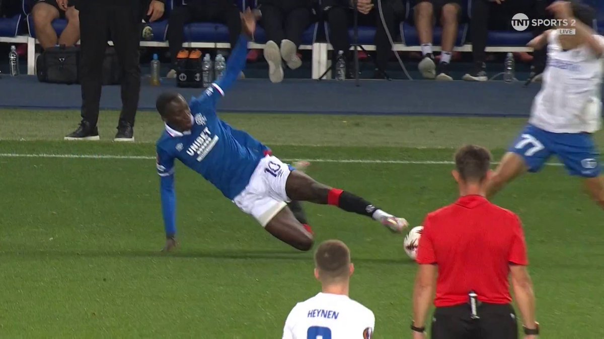 Diomande is shown a straight red for Rangers after this challenge on El Ouahdi! 📺 TNT Sports &amp; discovery+ UK