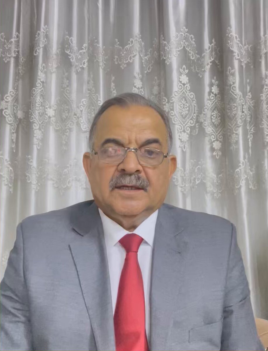 توضيح بعد ان عجزوا من استمالة او ايقاف قرارنا الوطني جهزت ( @@@) اصوات سياسية ونيابية واعلامية لايقافنا ثم دفعت آخرين من اجل التضليل واشغال الرأي العام البحر الاقليمي العراقي يتضمن : #خور_عبدالله_عراقي فيه ميناء الفاو #خور_الخفگة_عراقي فيه ميناء البكر ( البصرة ) النفطي ( فعال ) #خور_العمية_عراقي فيه ميناء العمية النفطي تم ايقافه بتدخل ايراني