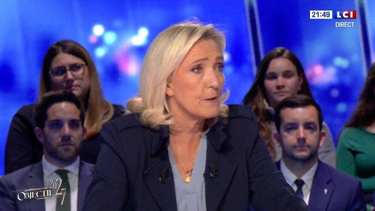 Face au mur de la dette, il y a deux choix. Celui des macronistes, qui consiste à augmenter les impôts. Nous nous y opposons. Et le nôtre, qui consiste à faire des économies sur les mauvaises dépenses.