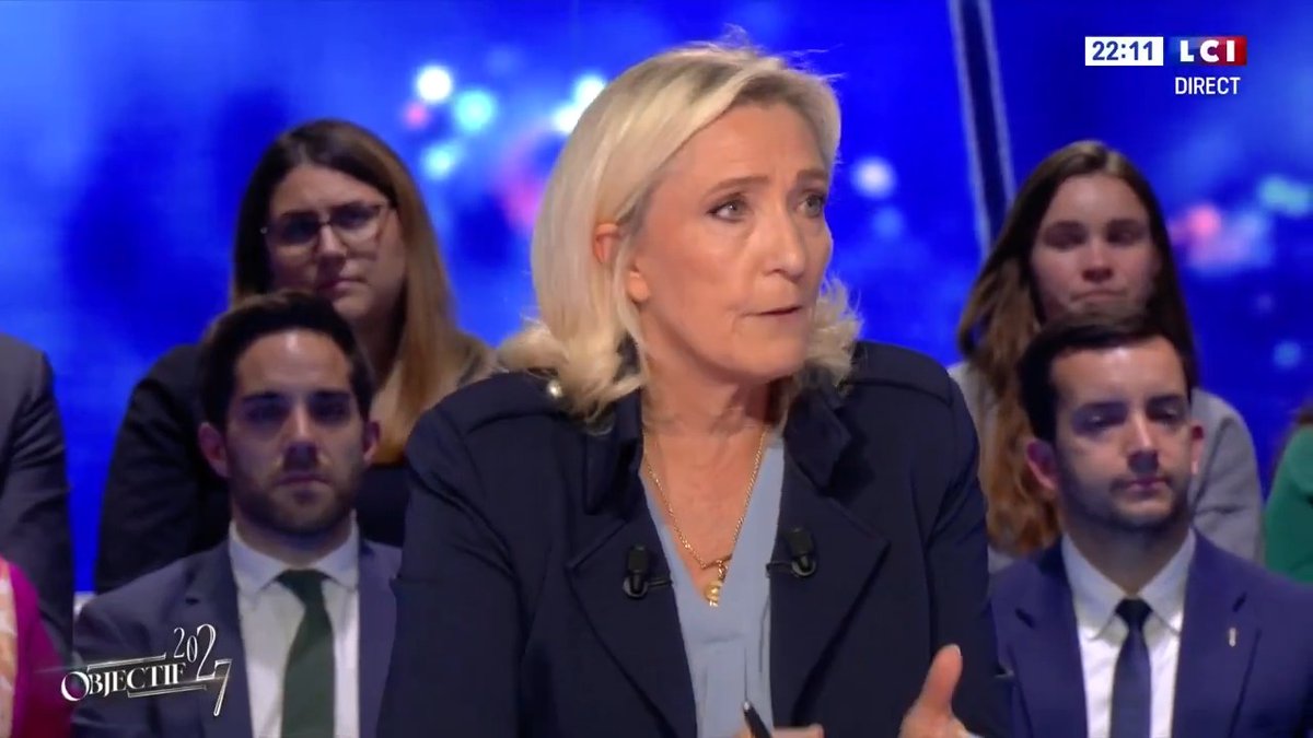 Un nombre considérable de Français disent vouloir un enfant supplémentaire, et si certains y renoncent, c'est à cause de la situation économique et de la peur du lendemain. Mon rôle de responsable politique, c'est de mettre en place des mesures pour favoriser la natalité.