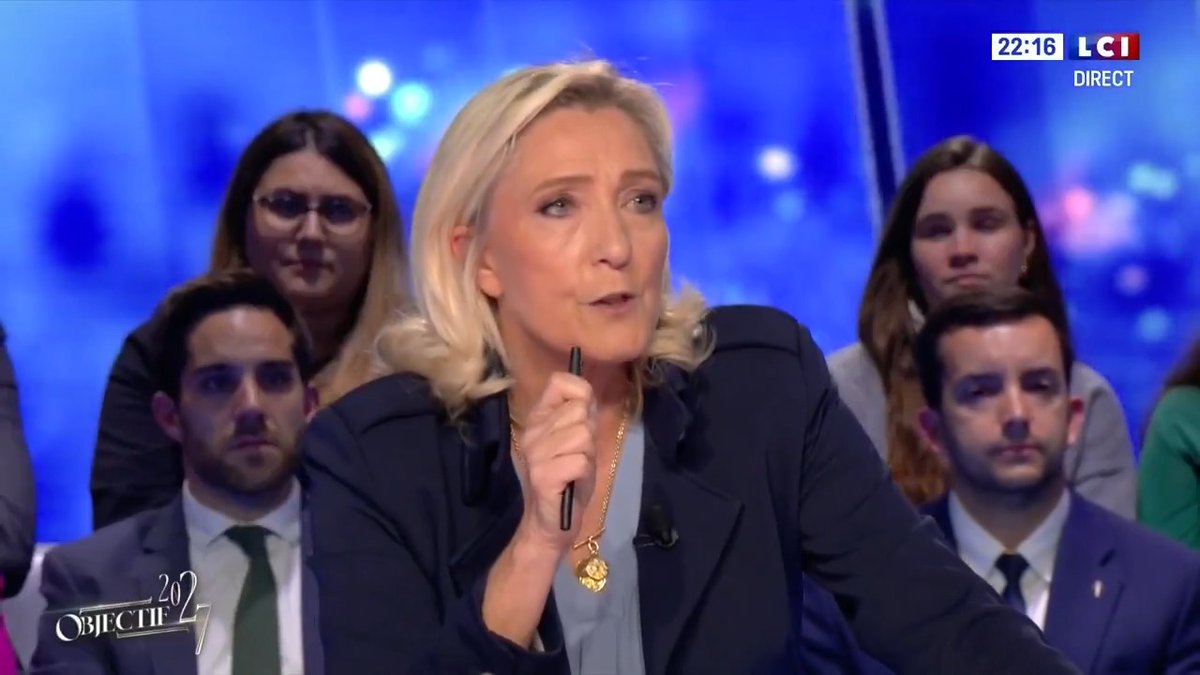 Au lieu de demander aux Français de travailler plus tard, je souhaite permettre aux jeunes de commencer à travailler plus tôt. Nous ne règlerons pas le problème du financement de notre système de retraites si les jeunes commencent à travailler en moyenne à partir de 25 ans.