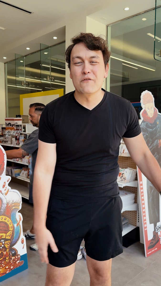 Get into the SHONEN JUMP SHOP pop-up in SoCal like @rogersbase before it closes on Oct 5!