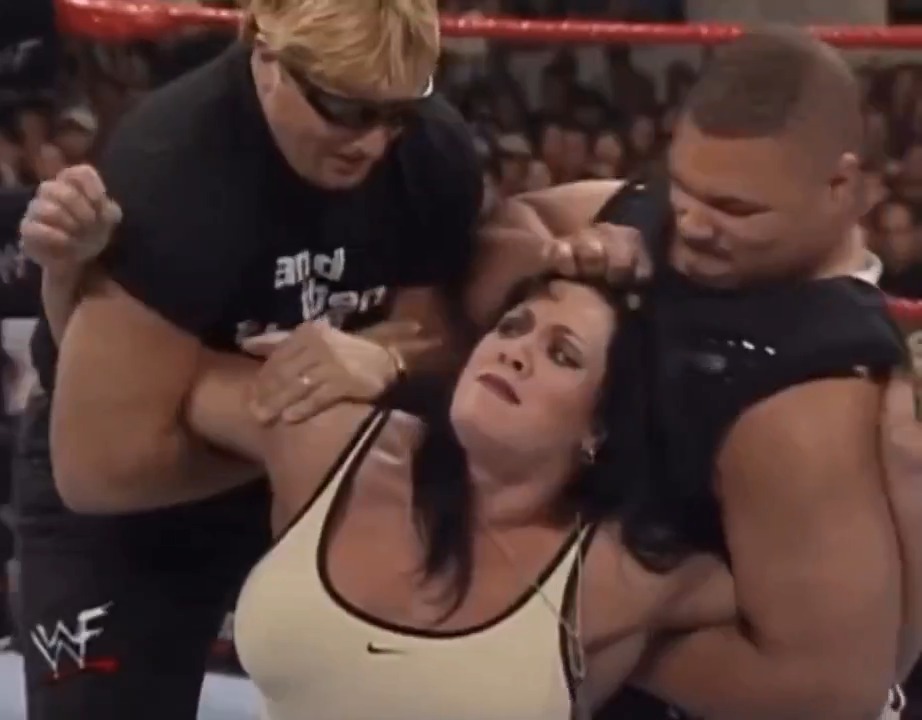 If WWE ever pulled off a segment like this today the internet would actually explode😭