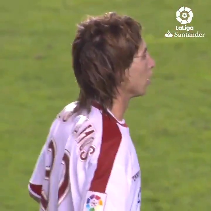 🇪🇸💥 21 years ago today, Sergio Ramos scored his FIRST ever La Liga goal! He then developed into one of the highest scoring defenders in the history of football (146 goals and counting). 👏