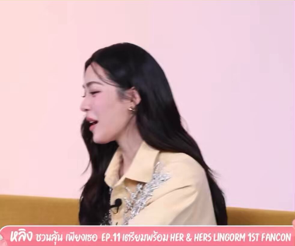 Ling: “Do you want to have your own P’Tawan?” Nong Orm must be like this. “But I have” 😂 #เพียงเธอ #OnlyYouTheSeries #LingOrm #หลิงออม