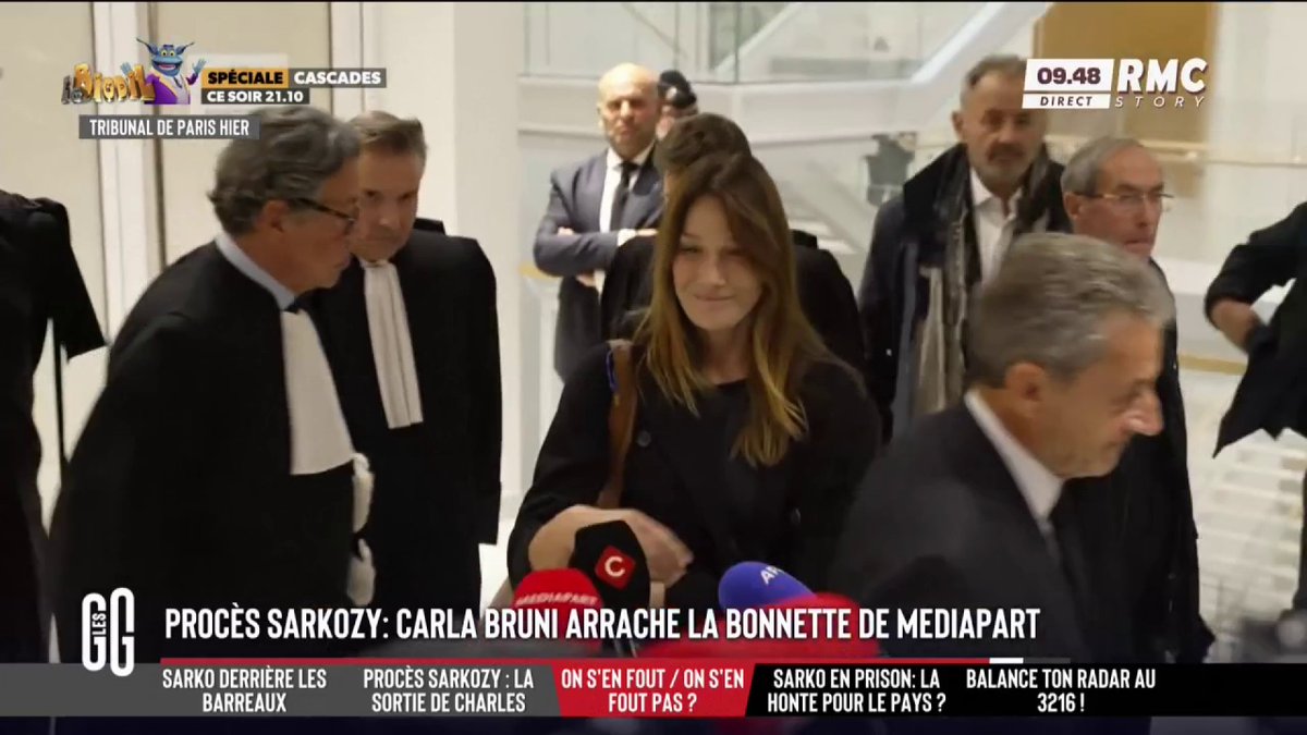 💁‍♀️ Procès Sarkozy : Carla Brun arrache la bonnette de Médiapart 🗣️ Flora Ghebali : "Ce geste est iconique. Elle l'a fait avec tellement de délicatesse. Il n'y a qu'elle qui est capable d'une telle élégance dans un moment pareil." #GGRMC