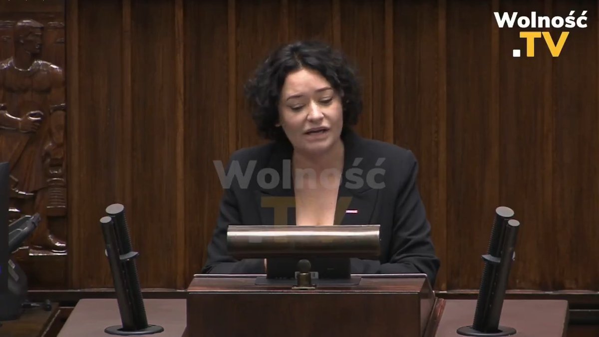 Żukowska wnosi o zmianę Marszałka Rotacyjnego na Czarzastego i by Hołownia spotkał się z Ostatnim Pokoleniem pod Sejmem 🤡🤡🤡 Hołownia: Tutaj w ławach wnioskodawców będziecie się mogli przyklejać jeśli zbierzecie 100 tys. podpisów pod swoim projektem 😆😆😆