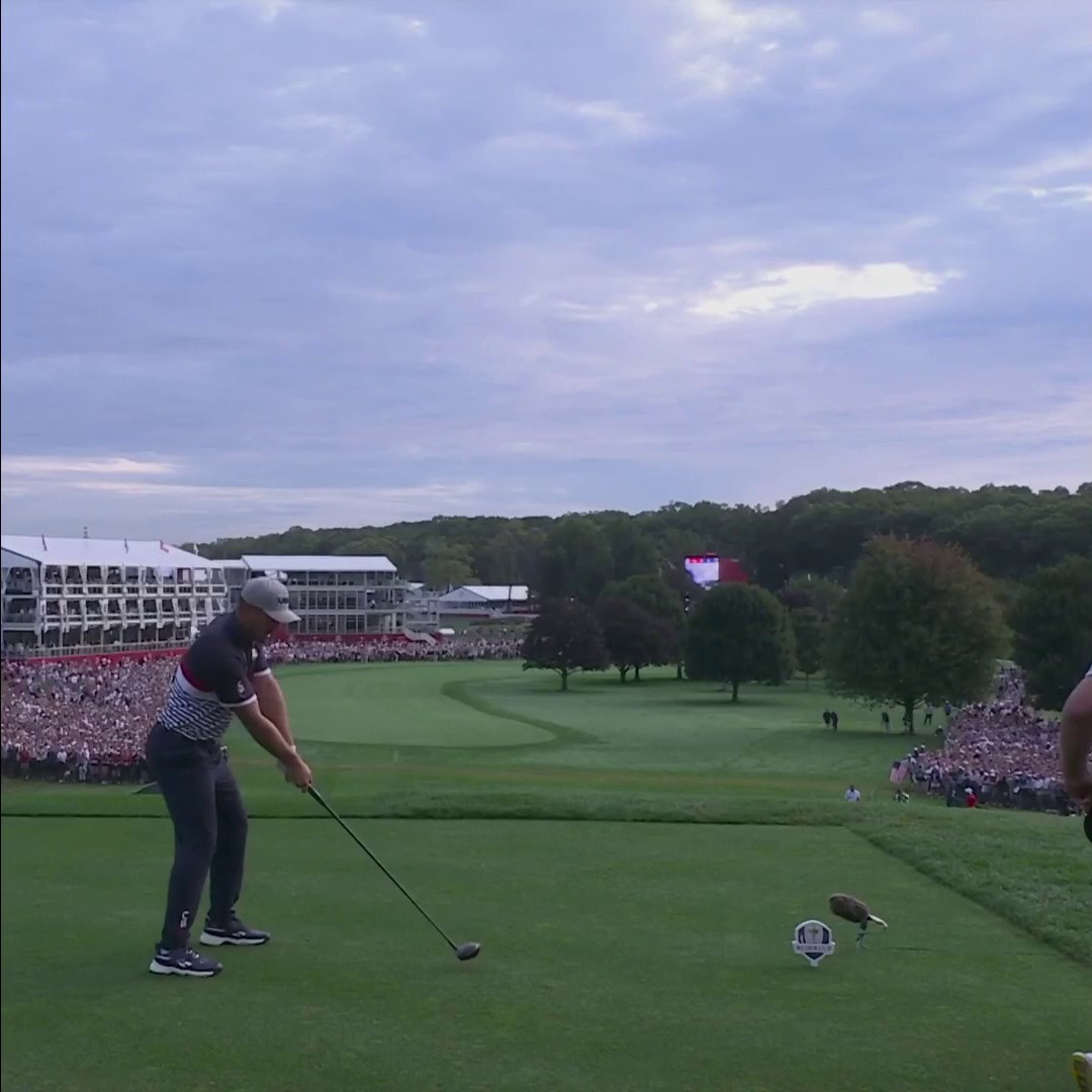 Bryson DeChambeau/Justin Thomas strike first with a birdie to go 1 up after the 1st hole. 🇺🇸