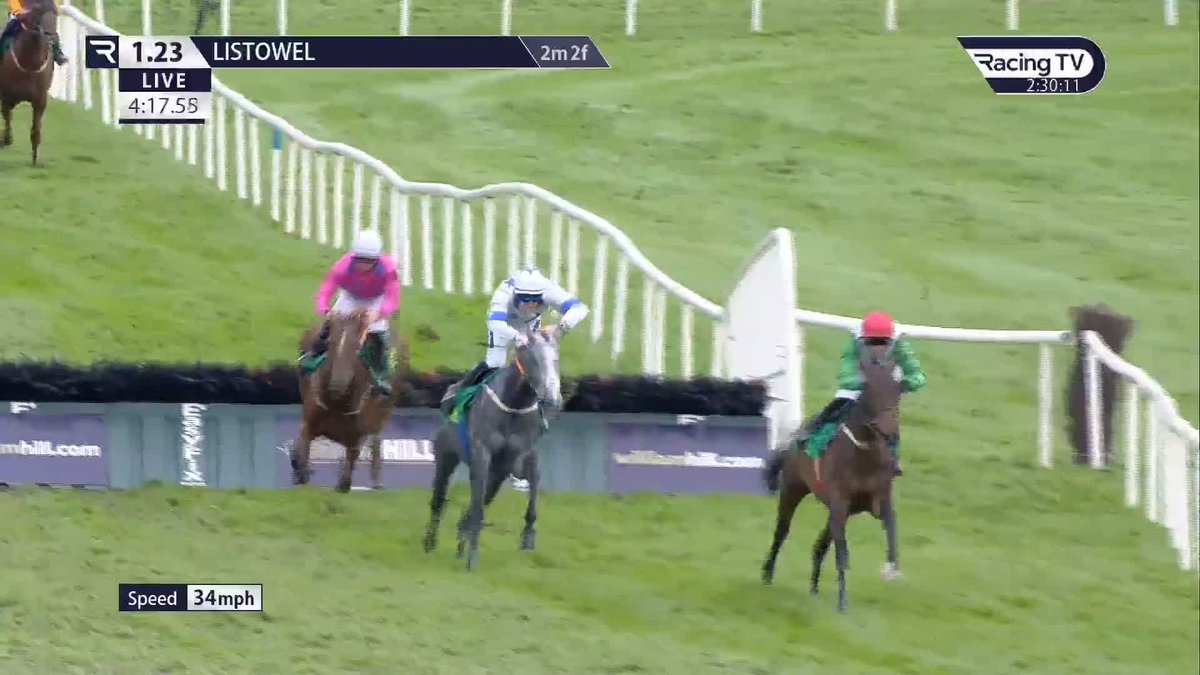 Still unbeaten ✅ Point winner Nadia's Boy wins on hurdling debut in the John J. Galvin Maiden Hurdle under Paul Townend for Willie Mullins Another winner at the Listowel Races Harvest Festival for Closutton!
