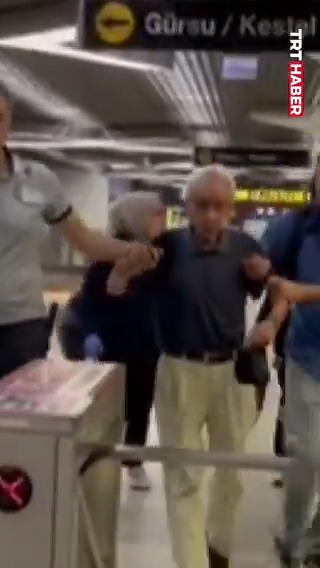 Bursa'da çocukların şakalaşırken raylara düşürdüğü yaşlı adamı gören vatmanın refleksi:
